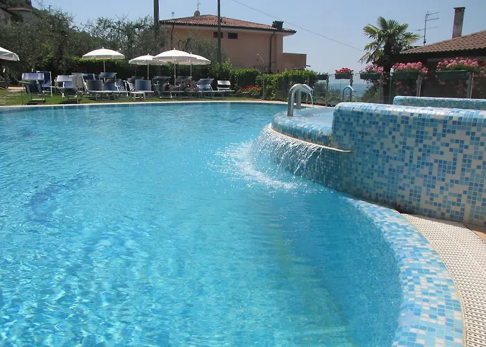 Garni Rosmari Бренцоне-суль-Гарда