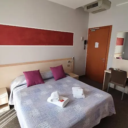 Szálloda Garni Rosmari 2*