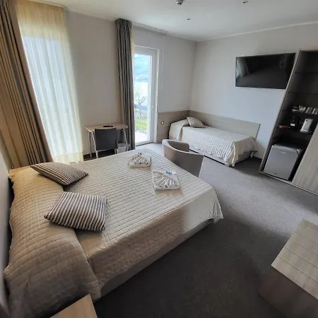 Garni Rosmari 브렌조네 술 가르다