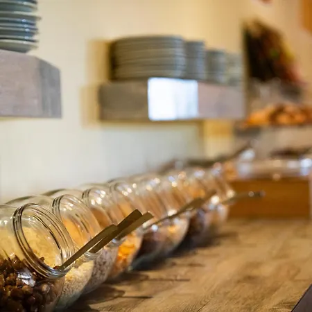 Garni Rosmari فندق برنزوني سول جاردا