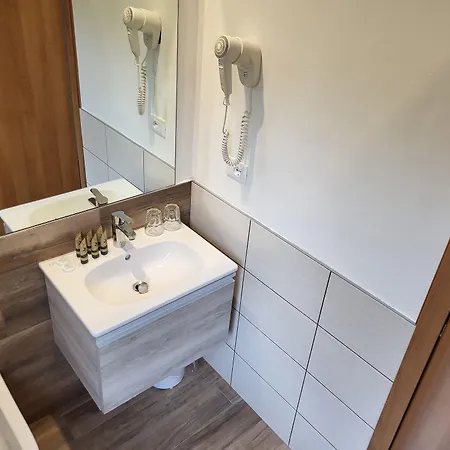 호텔 Garni Rosmari 2*