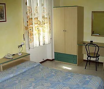 Garni Rosmari 브렌조네 술 가르다