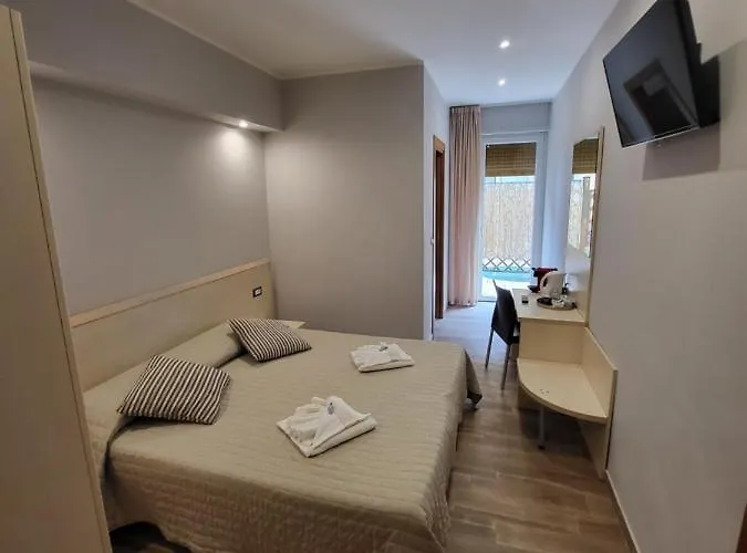 Garni Rosmari برنزوني سول جاردا