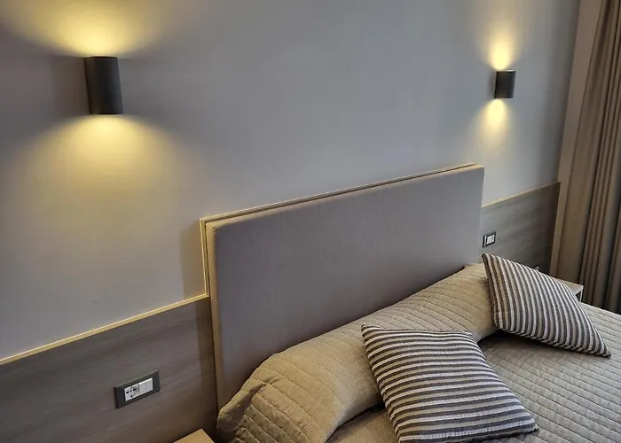 فندق Garni Rosmari برنزوني سول جاردا